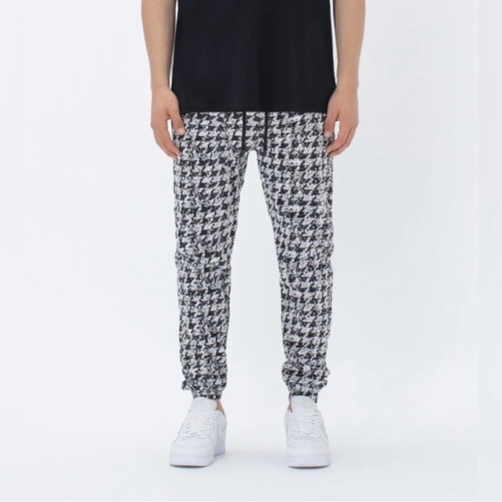 Zanerobe Black and White Jogger Sweatpants NWOT